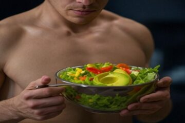 How to Maintain a Caloric Deficit and Build Muscle?